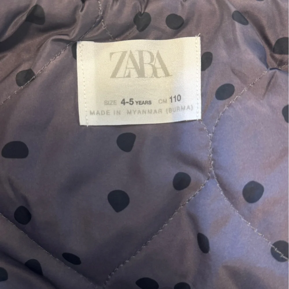 Zara faux fur vest with a‎ hood and zip closure